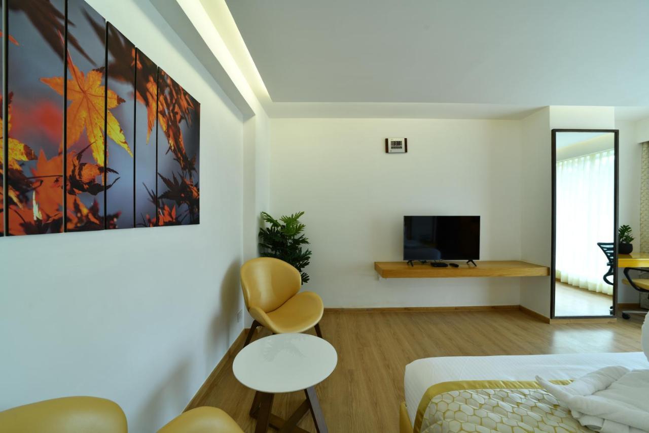 The President Hotel, Kumarapark Бангалор Екстериор снимка