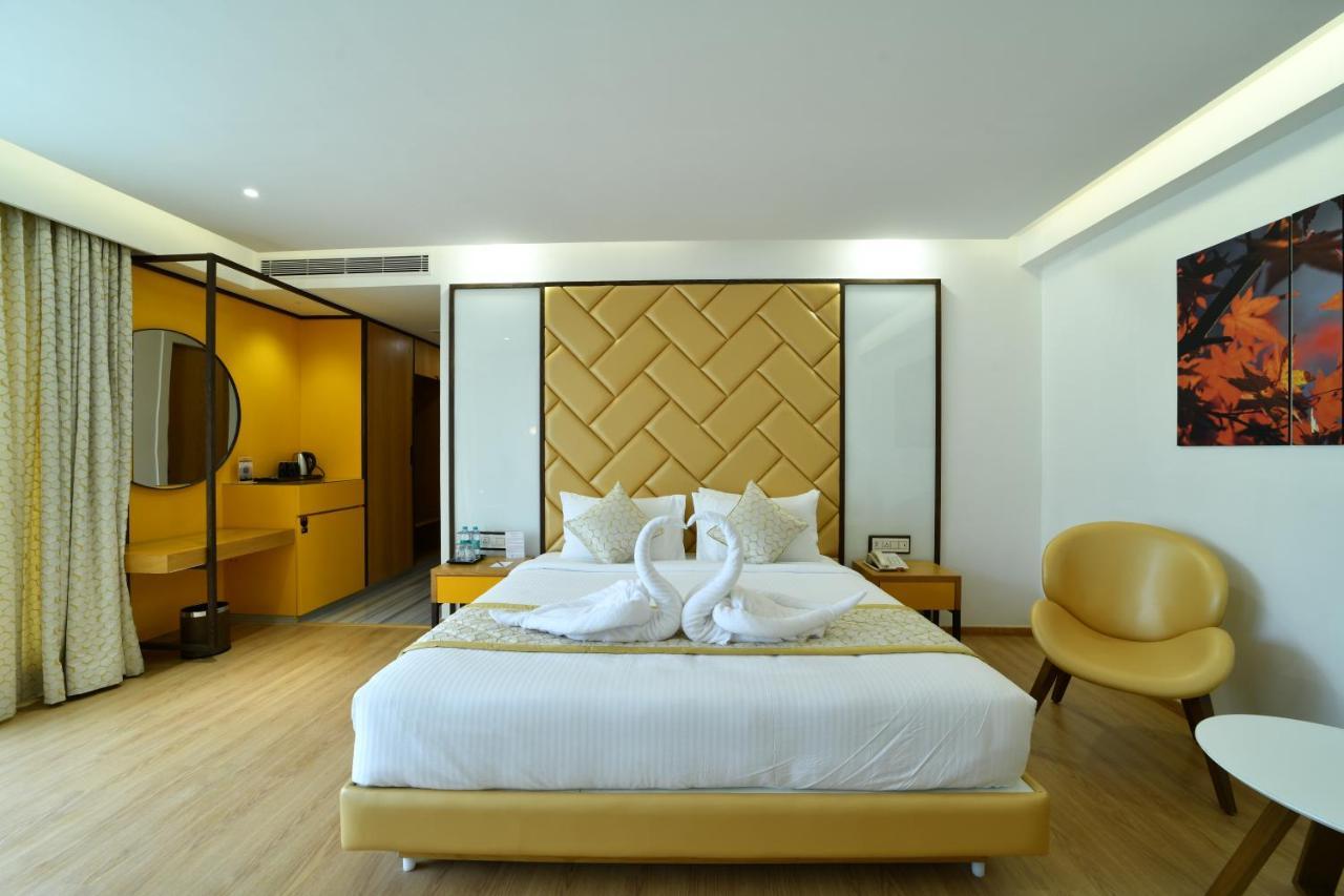 The President Hotel, Kumarapark Бангалор Екстериор снимка